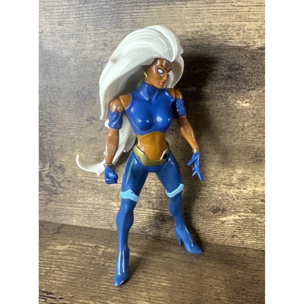 Vintage 1997 Toy Biz Marvel X-Men Robot Fighters Rare Storm Action Figure Clean